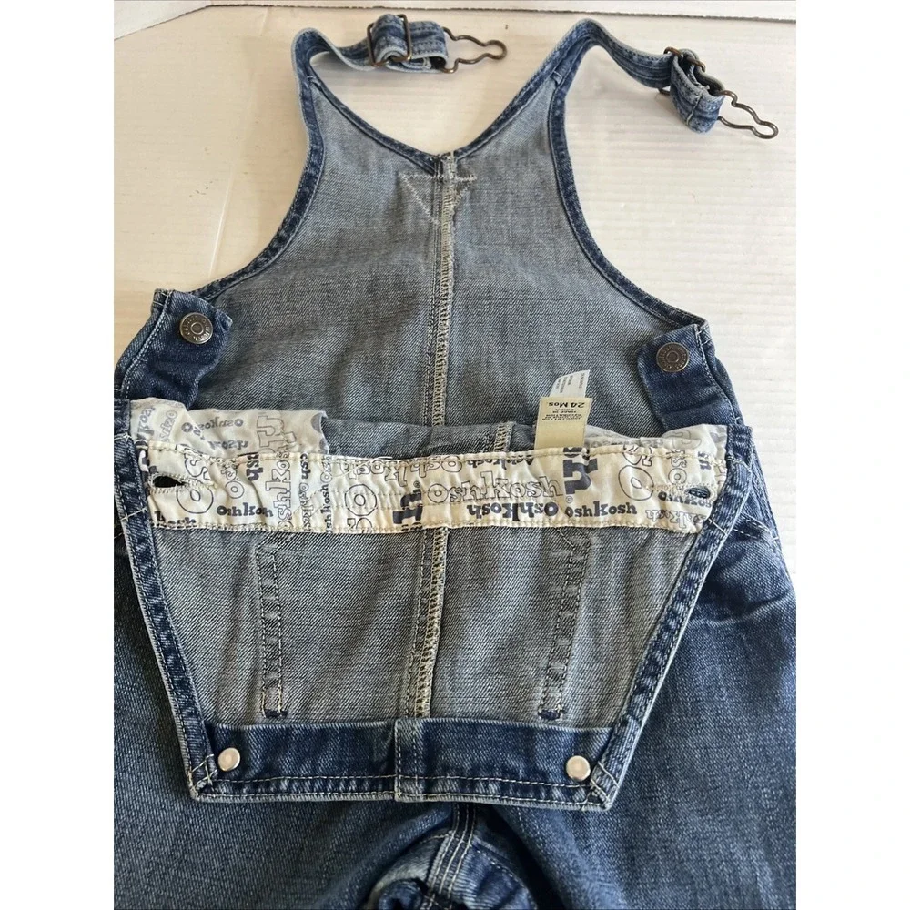 Oshkosh Toddler Boys or Girls Blue Denim Bib Overalls‎ (Size 24 Months)